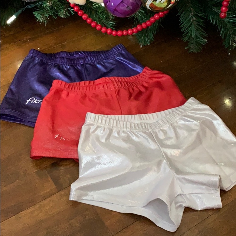 ⭐️ Shinny shorts
